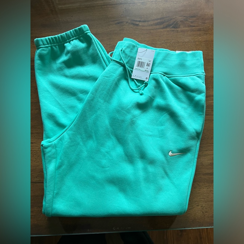 NWT - Nike oversized fit high rise sweatpants!